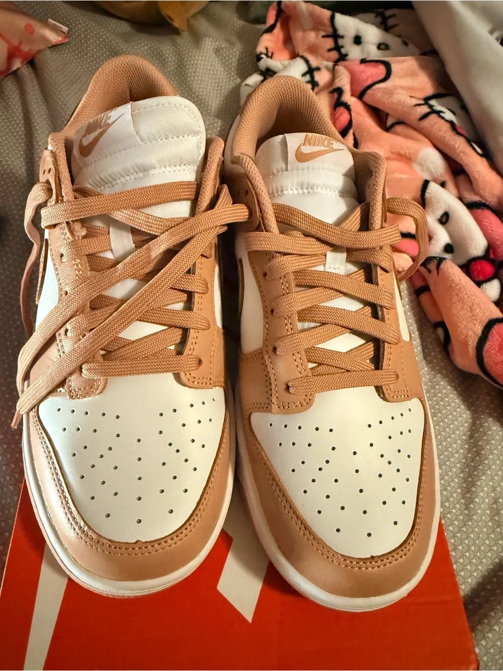 Nike Dunk low in color Rose Whisper